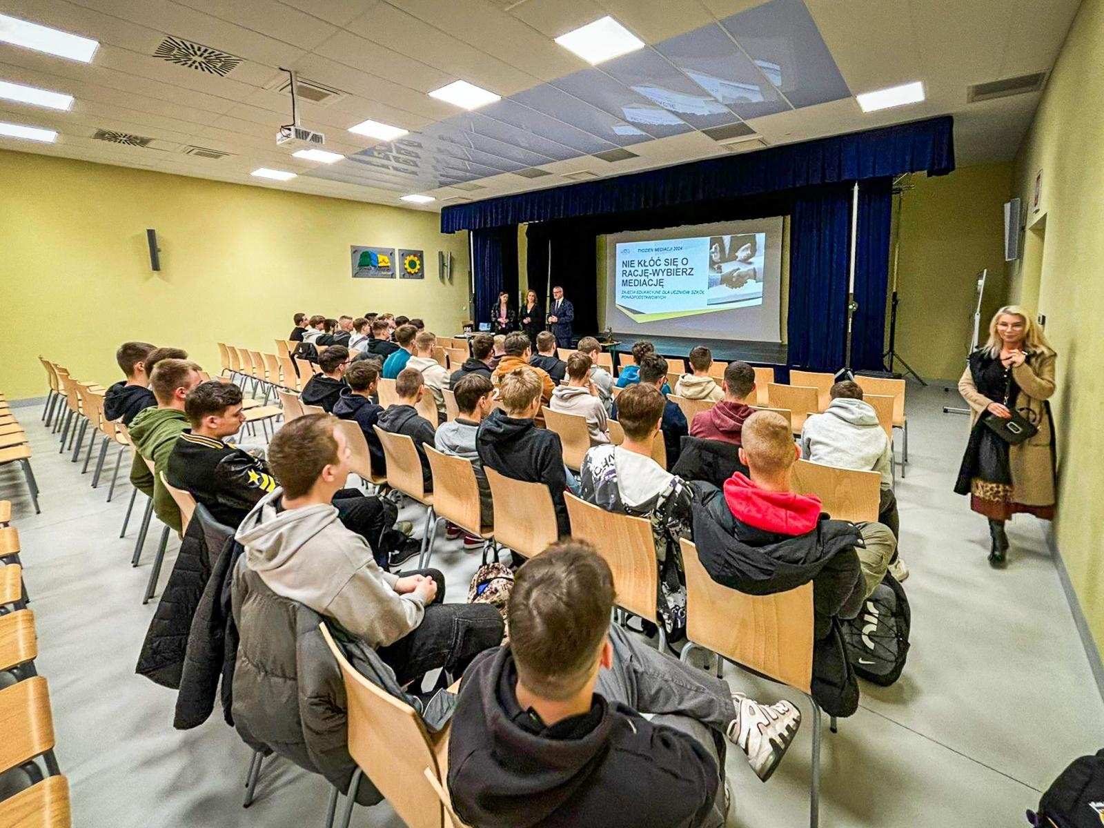 Zdjęcie w galerii na portalu naszraciborz.pl: Zajęcia o mediacji dla uczniów Mechanika – nauka rozwiązywania konfliktów bez sądu wiadomości z regionu