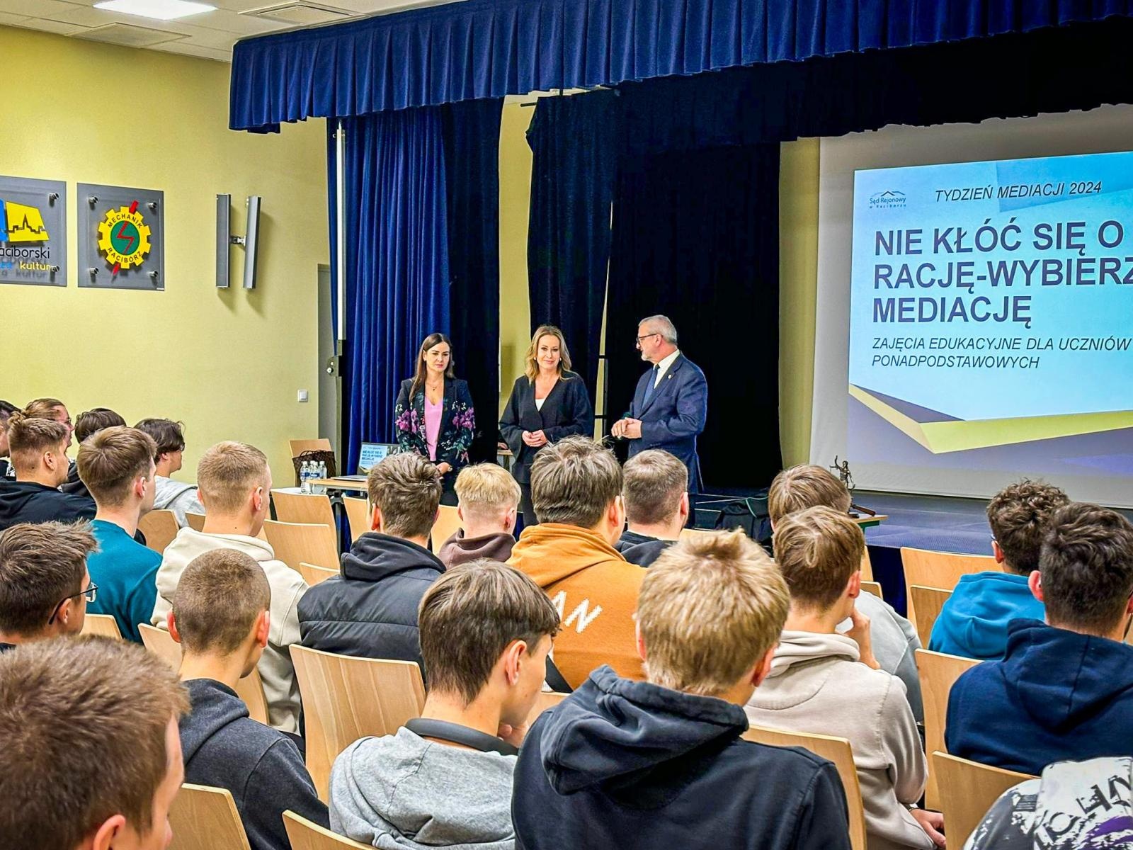 Zdjęcie w galerii na portalu naszraciborz.pl: Zajęcia o mediacji dla uczniów Mechanika – nauka rozwiązywania konfliktów bez sądu wiadomości z regionu