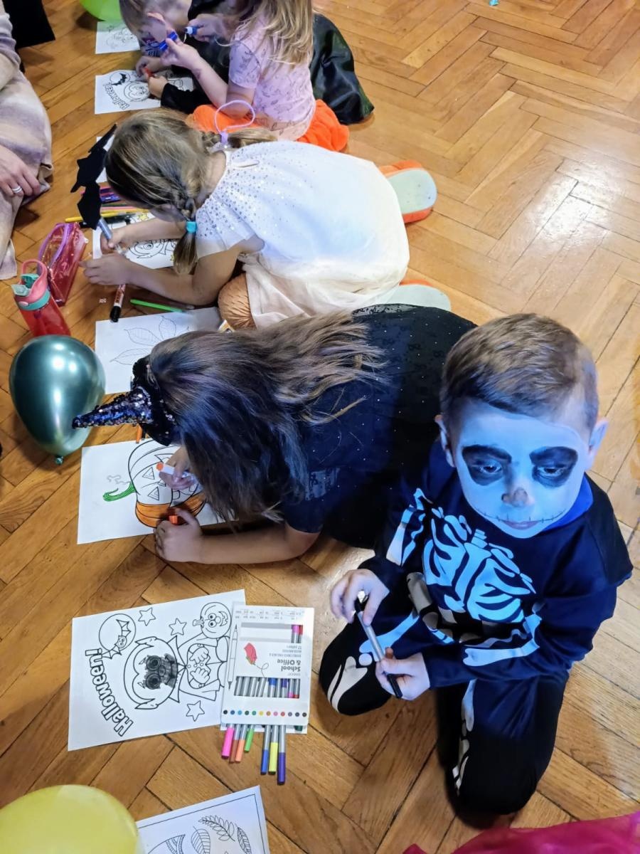 Zdjęcie w galerii na portalu naszraciborz.pl: Jesienno-halloweenowy bal Małych Odkrywców wiadomości z regionu