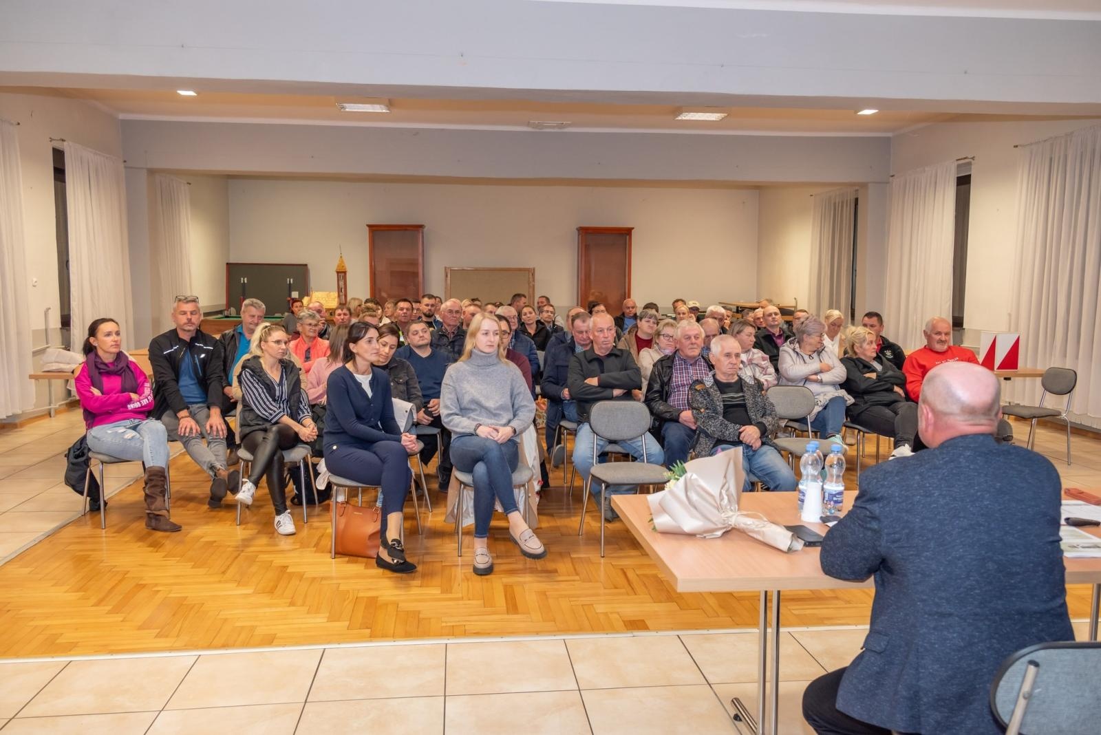 Zdjęcie w galerii na portalu naszraciborz.pl: Agnieszka Gładki i Mirela Bugdol nowymi sołtyskami Rudyszwałdu i Roszkowa wiadomości z regionu