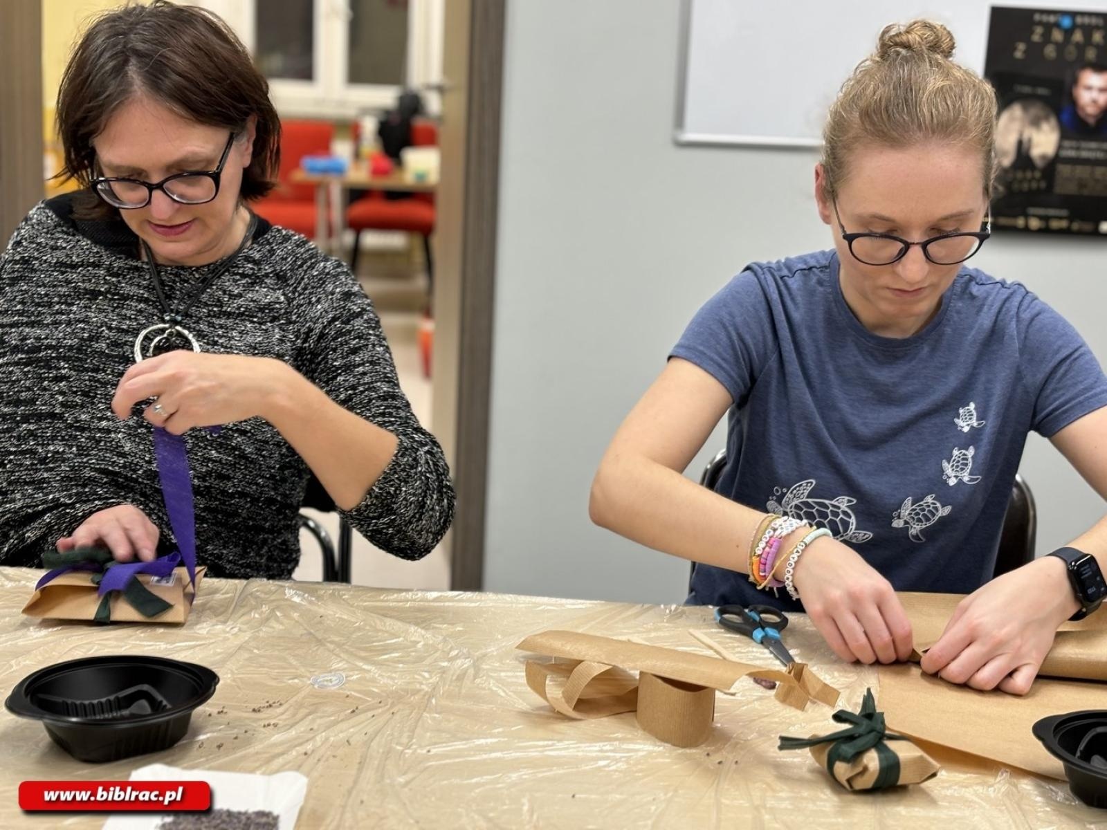 Zdjęcie w galerii na portalu naszraciborz.pl: Jesienne aromaty w Bibliotece wiadomości z regionu