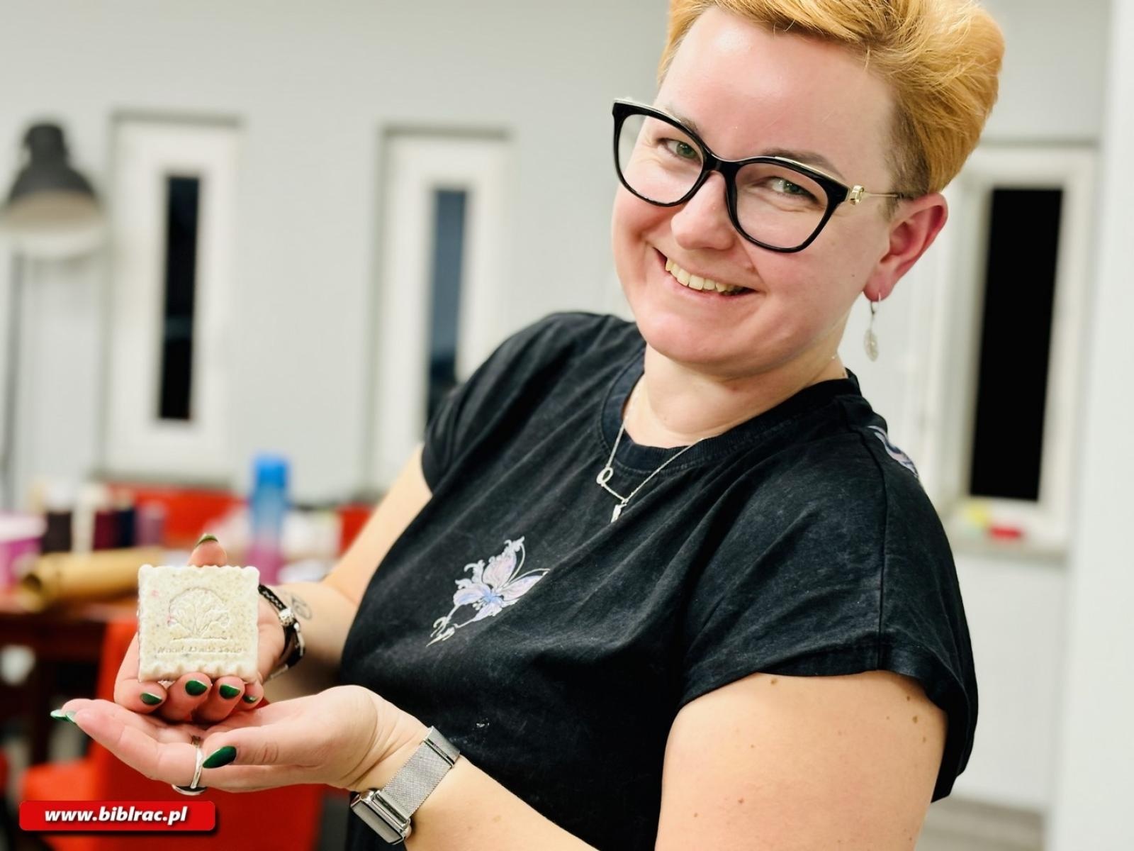 Zdjęcie w galerii na portalu naszraciborz.pl: Jesienne aromaty w Bibliotece wiadomości z regionu
