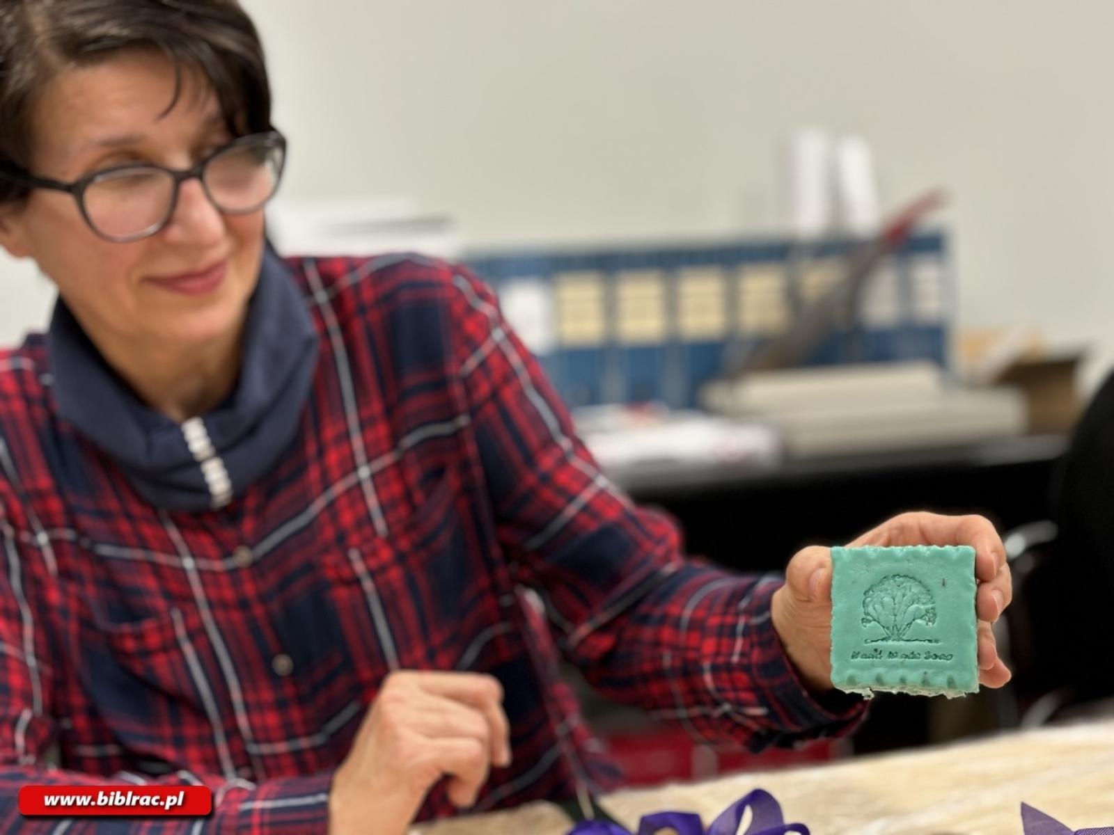 Zdjęcie w galerii na portalu naszraciborz.pl: Jesienne aromaty w Bibliotece wiadomości z regionu