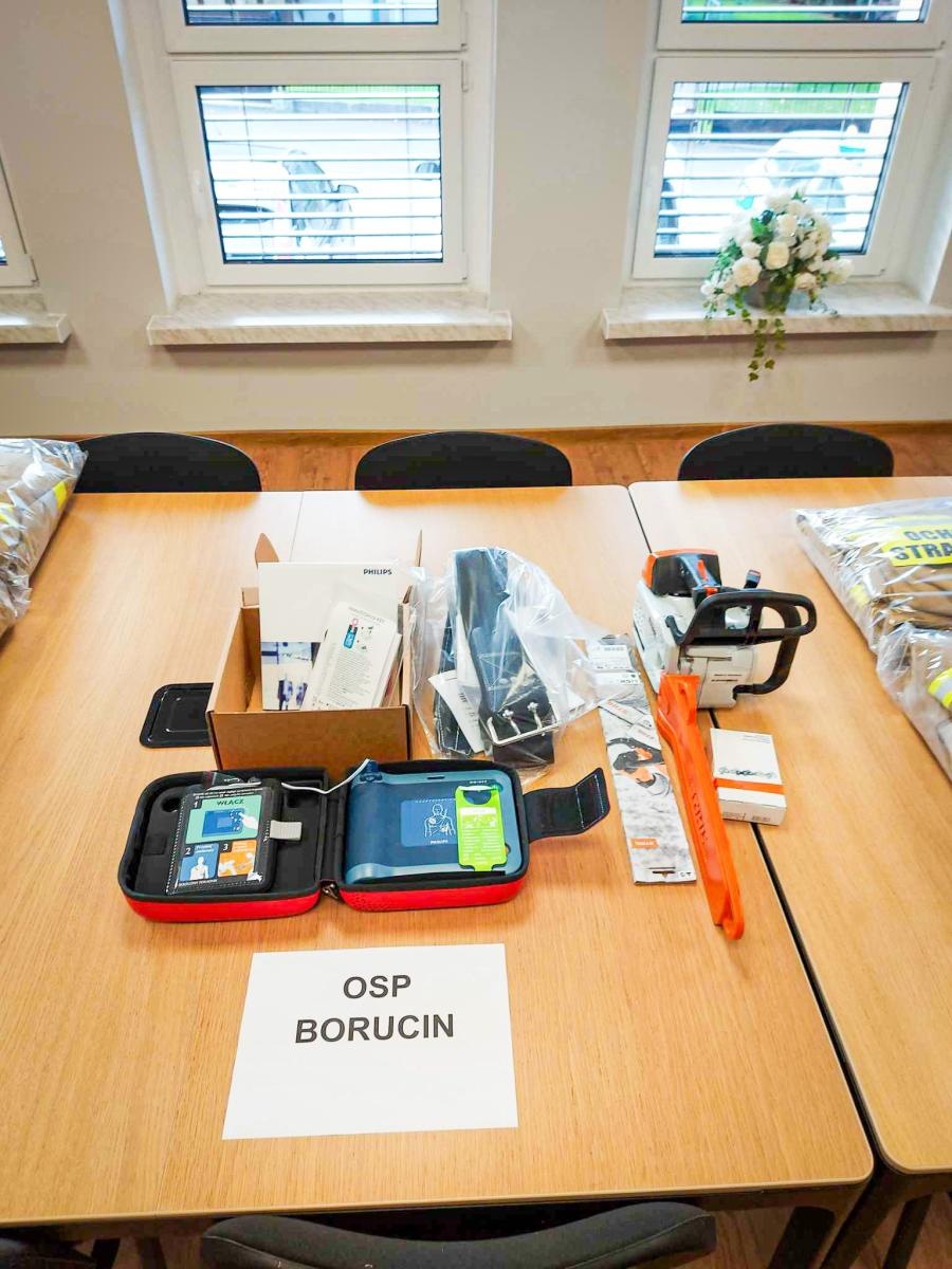 Zdjęcie w galerii na portalu naszraciborz.pl: Nowe wyposażenie dla jednostek OSP w Krzanowicach wiadomości z regionu