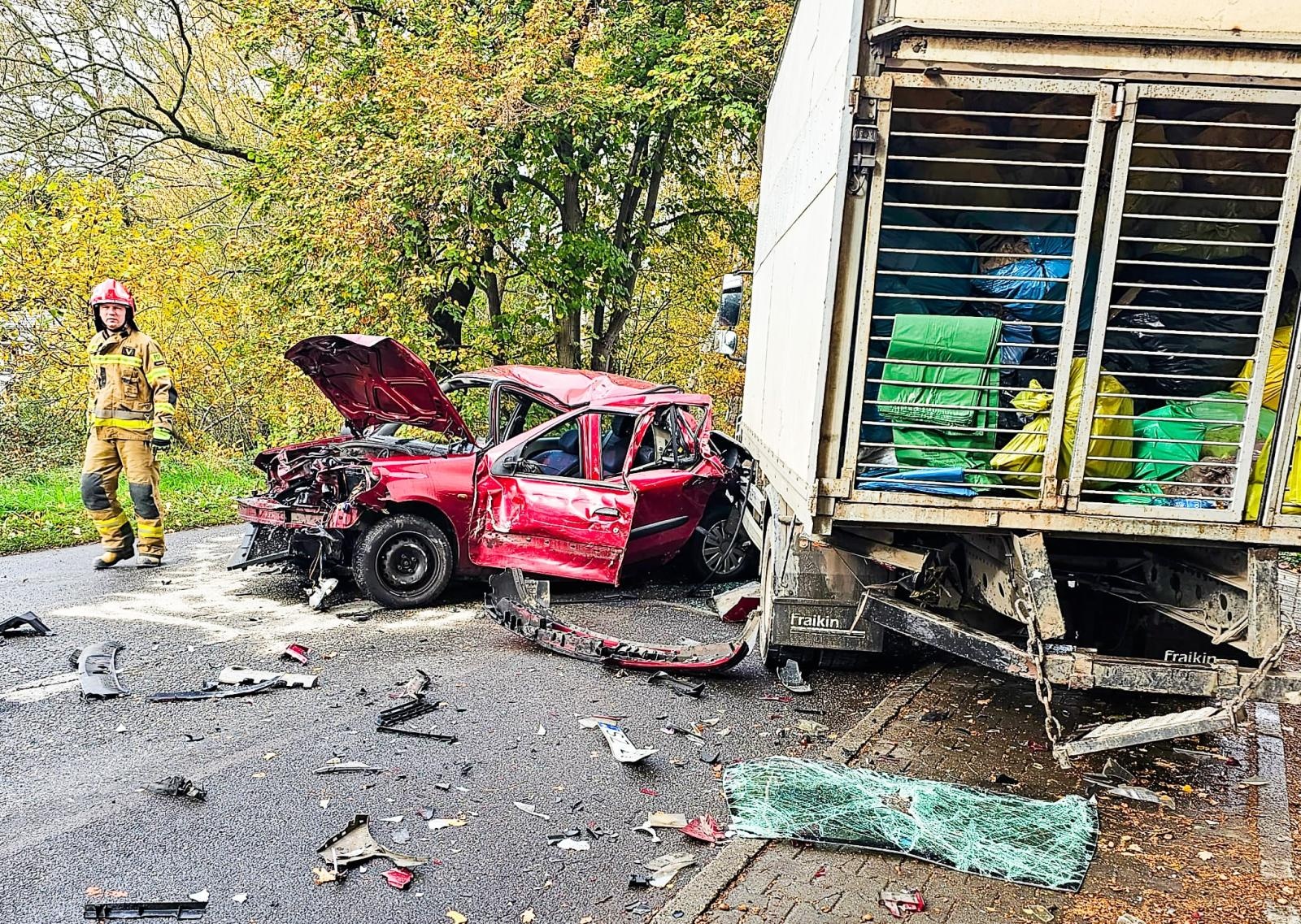 Zdjęcie w galerii na portalu naszraciborz.pl: Groźne zdarzenie drogowe niedaleko Raciborza wiadomości z regionu