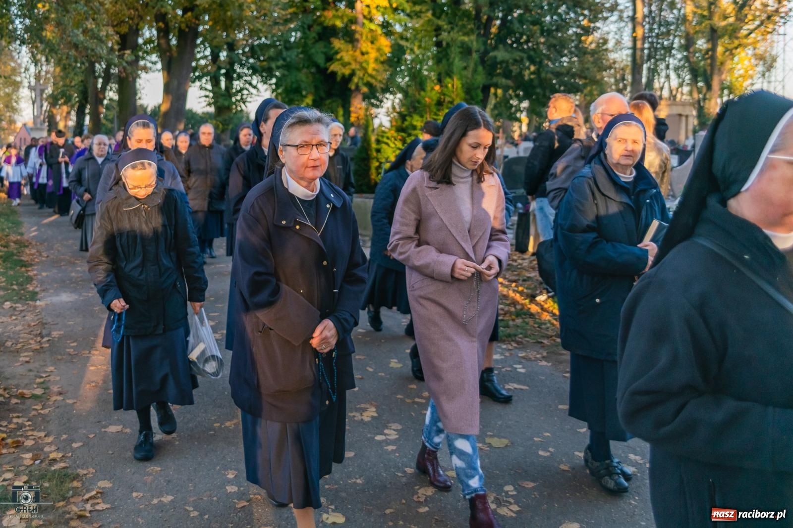 Zdjęcie w galerii na portalu naszraciborz.pl: Nieszpory i procesja na cmentarzu Jeruzalem [FOTO i WIDEO] wiadomości z regionu