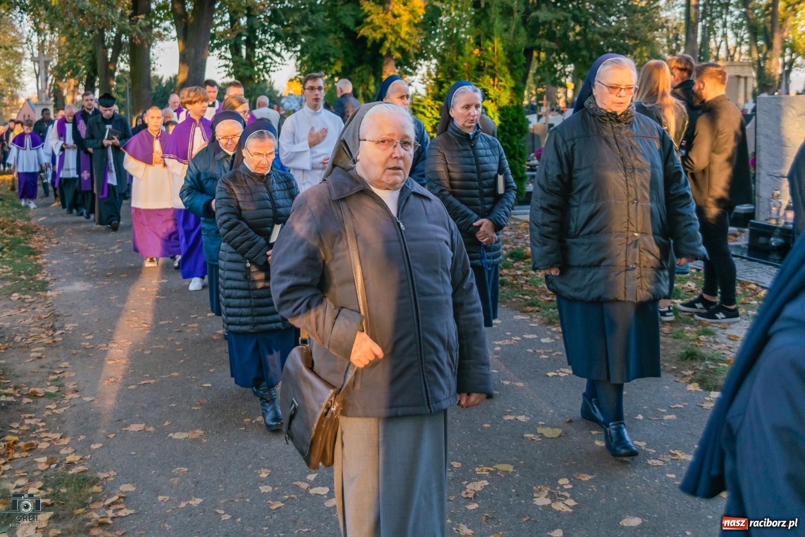 Zdjęcie w galerii na portalu naszraciborz.pl: Nieszpory i procesja na cmentarzu Jeruzalem [FOTO i WIDEO] wiadomości z regionu