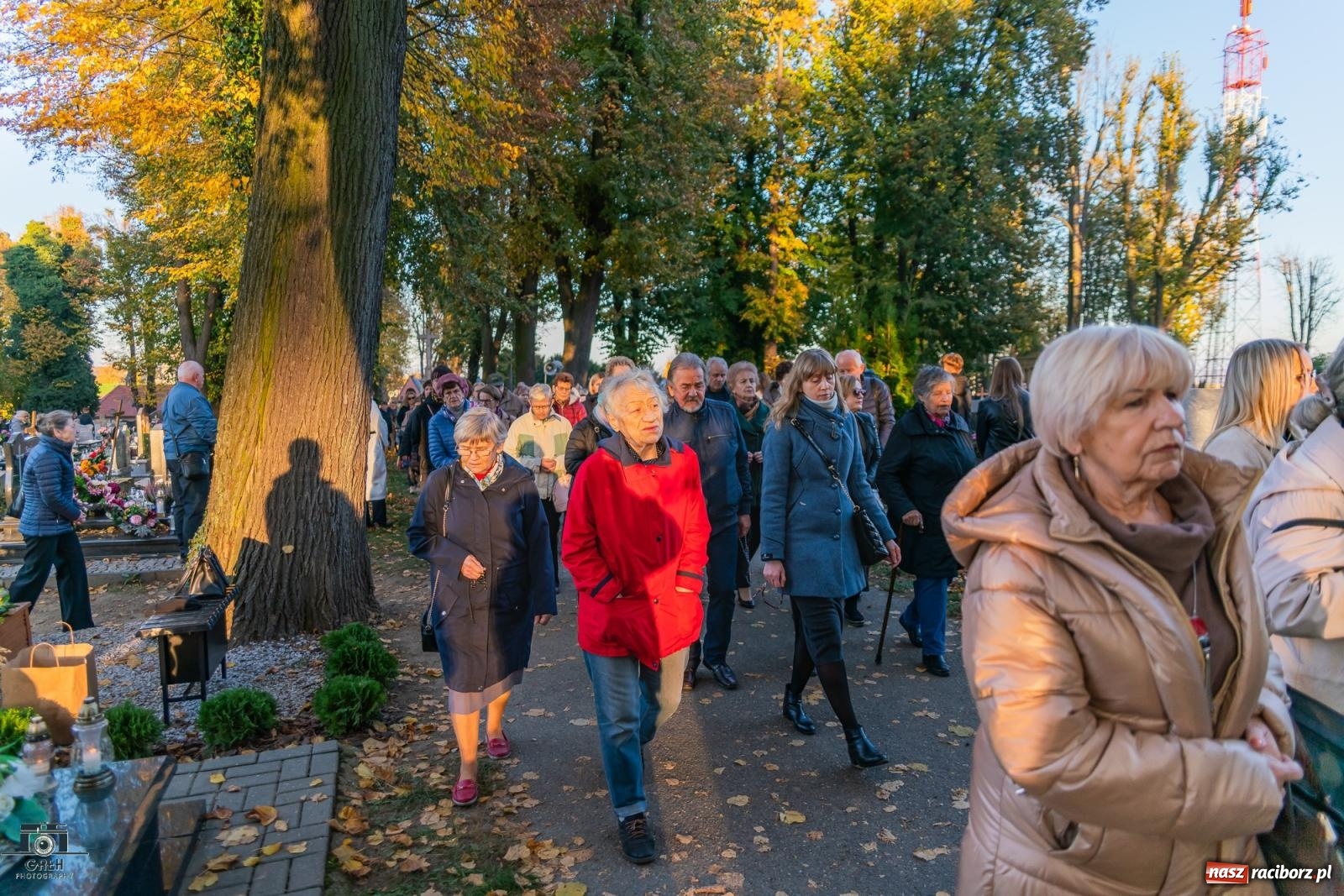 Zdjęcie w galerii na portalu naszraciborz.pl: Nieszpory i procesja na cmentarzu Jeruzalem [FOTO i WIDEO] wiadomości z regionu