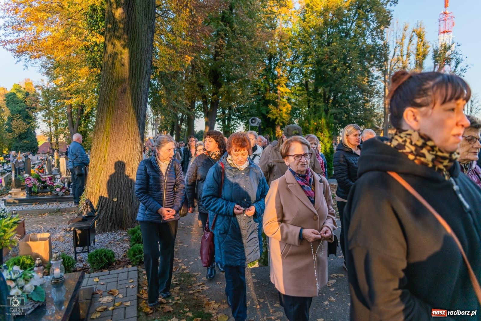 Zdjęcie w galerii na portalu naszraciborz.pl: Nieszpory i procesja na cmentarzu Jeruzalem [FOTO i WIDEO] wiadomości z regionu