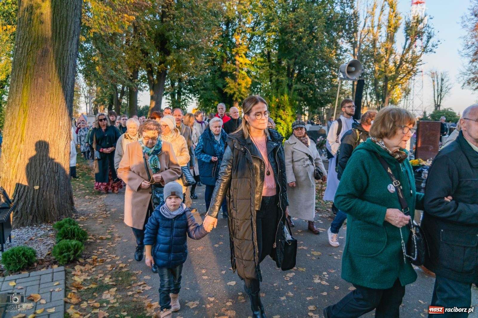 Zdjęcie w galerii na portalu naszraciborz.pl: Nieszpory i procesja na cmentarzu Jeruzalem [FOTO i WIDEO] wiadomości z regionu