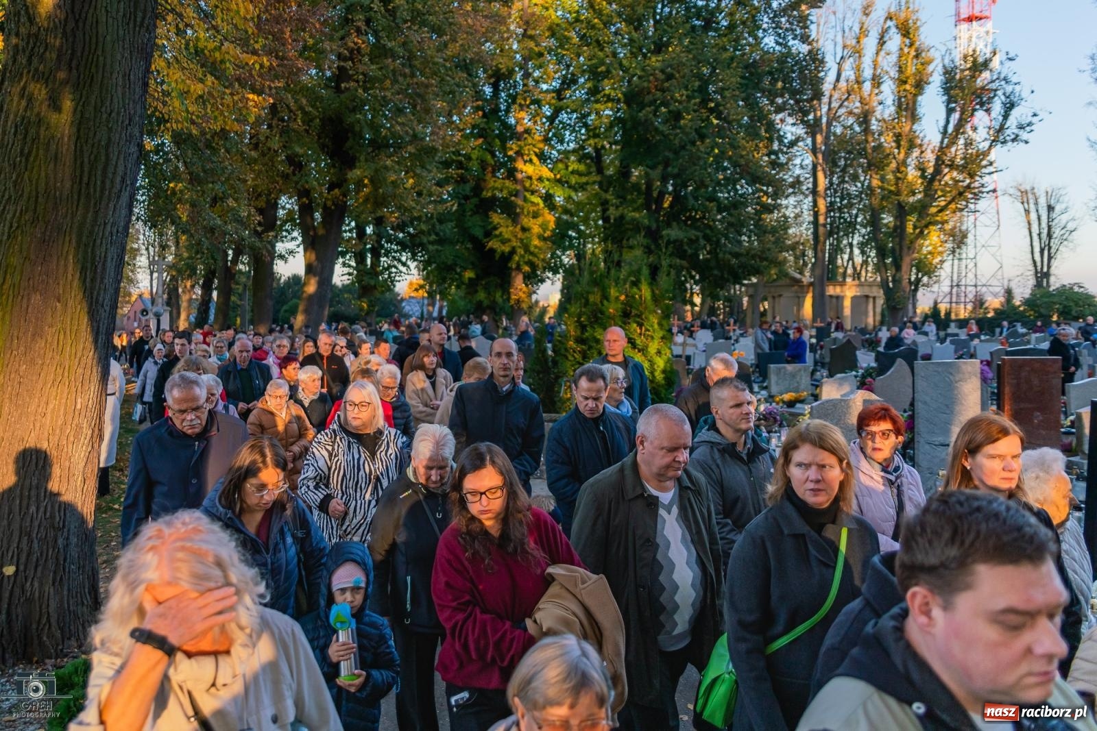 Zdjęcie w galerii na portalu naszraciborz.pl: Nieszpory i procesja na cmentarzu Jeruzalem [FOTO i WIDEO] wiadomości z regionu