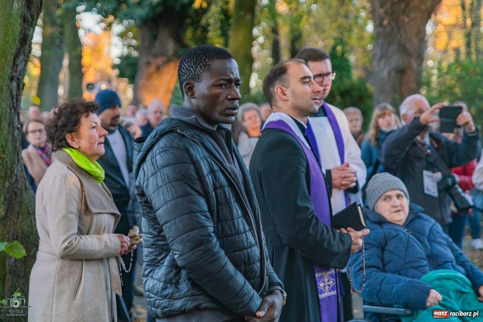 Zdjęcie w galerii na portalu naszraciborz.pl: Nieszpory i procesja na cmentarzu Jeruzalem [FOTO i WIDEO] wiadomości z regionu