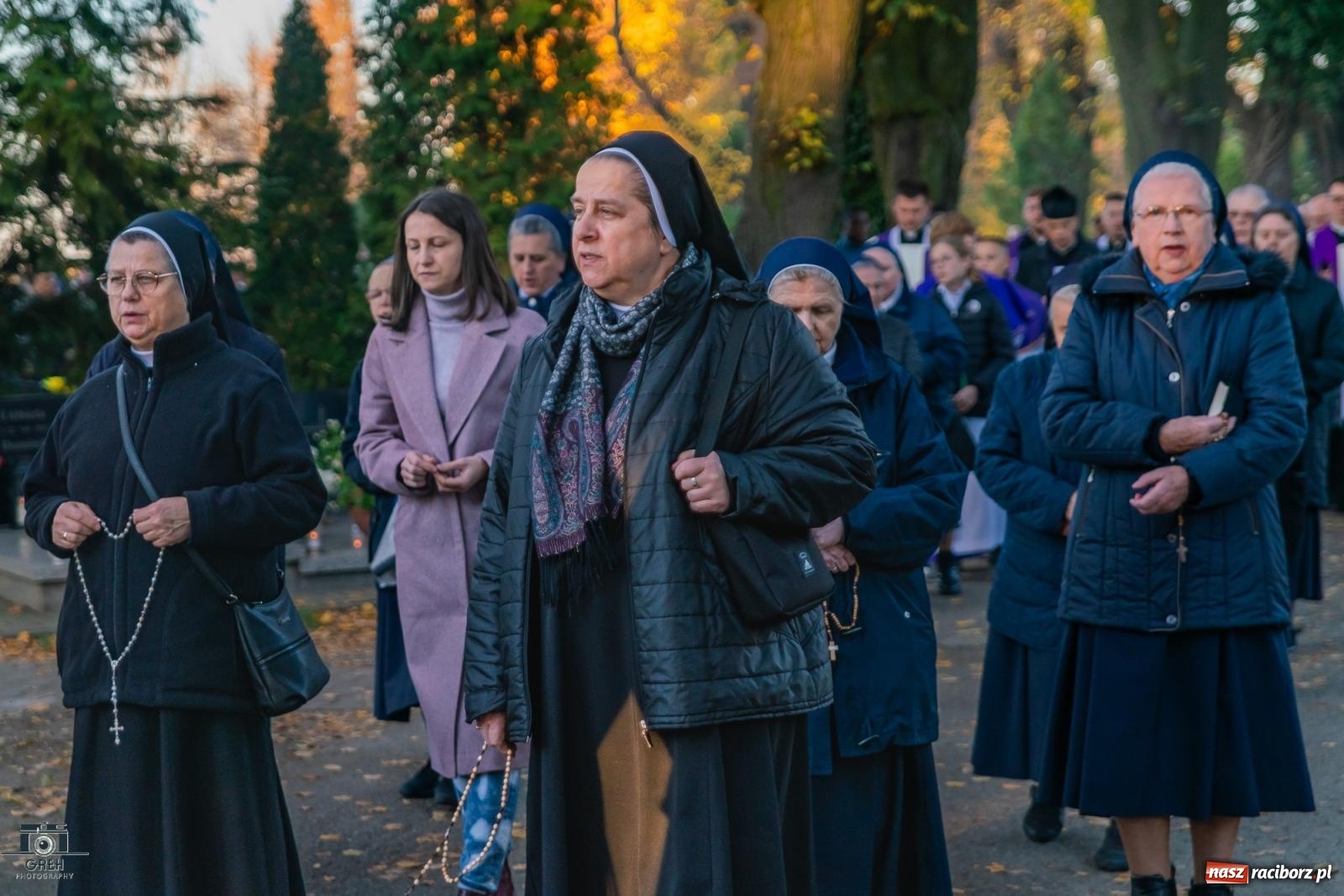 Zdjęcie w galerii na portalu naszraciborz.pl: Nieszpory i procesja na cmentarzu Jeruzalem [FOTO i WIDEO] wiadomości z regionu