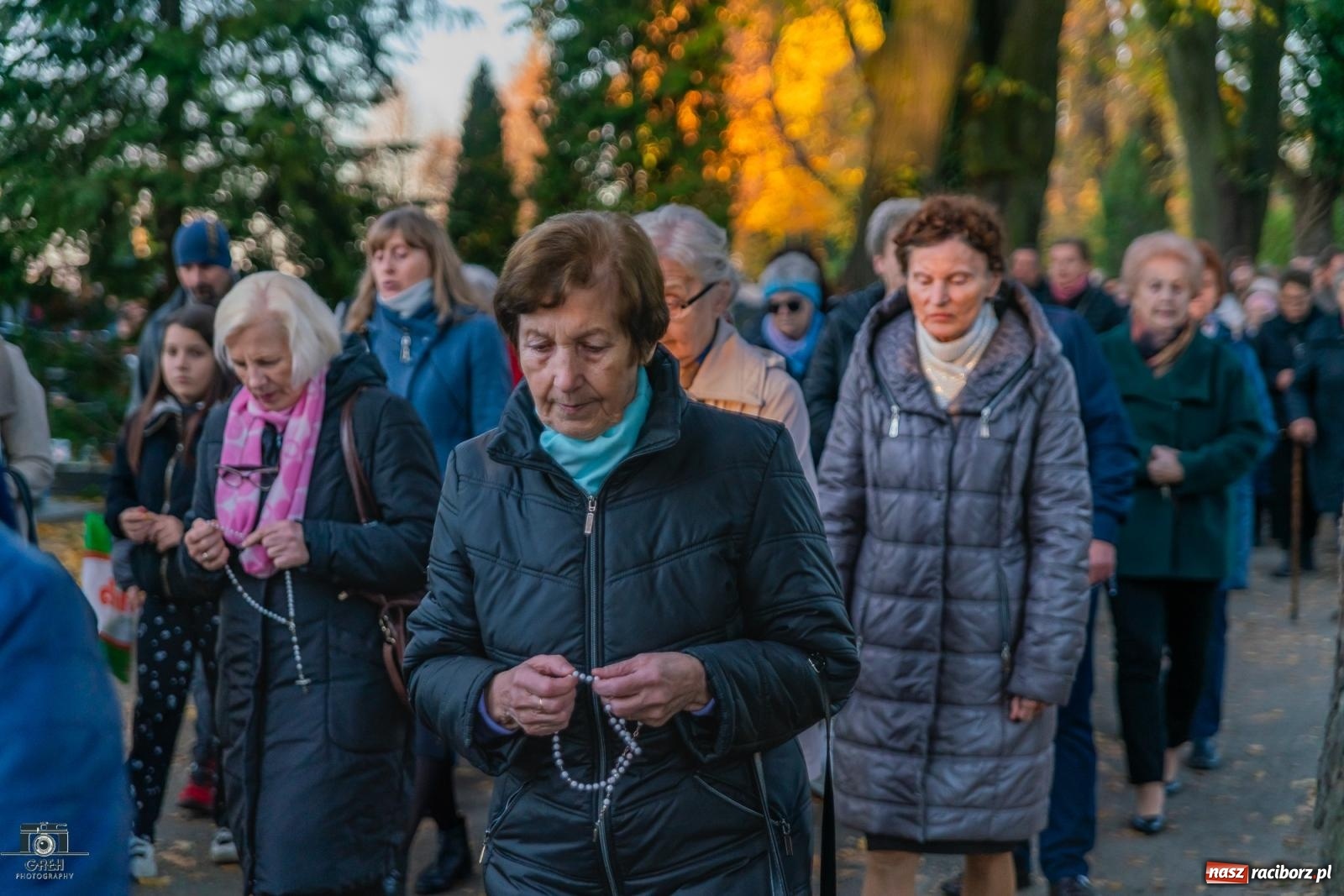 Zdjęcie w galerii na portalu naszraciborz.pl: Nieszpory i procesja na cmentarzu Jeruzalem [FOTO i WIDEO] wiadomości z regionu