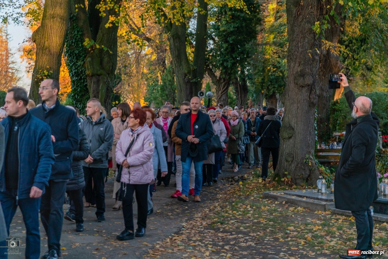 Zdjęcie w galerii na portalu naszraciborz.pl: Nieszpory i procesja na cmentarzu Jeruzalem [FOTO i WIDEO] wiadomości z regionu