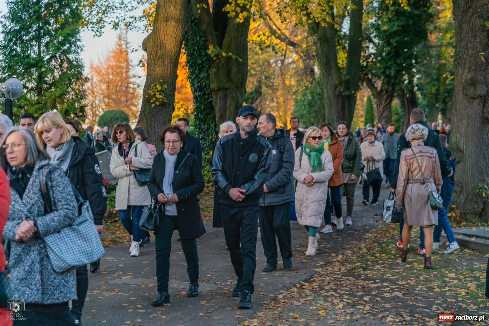 Zdjęcie w galerii na portalu naszraciborz.pl: Nieszpory i procesja na cmentarzu Jeruzalem [FOTO i WIDEO] wiadomości z regionu