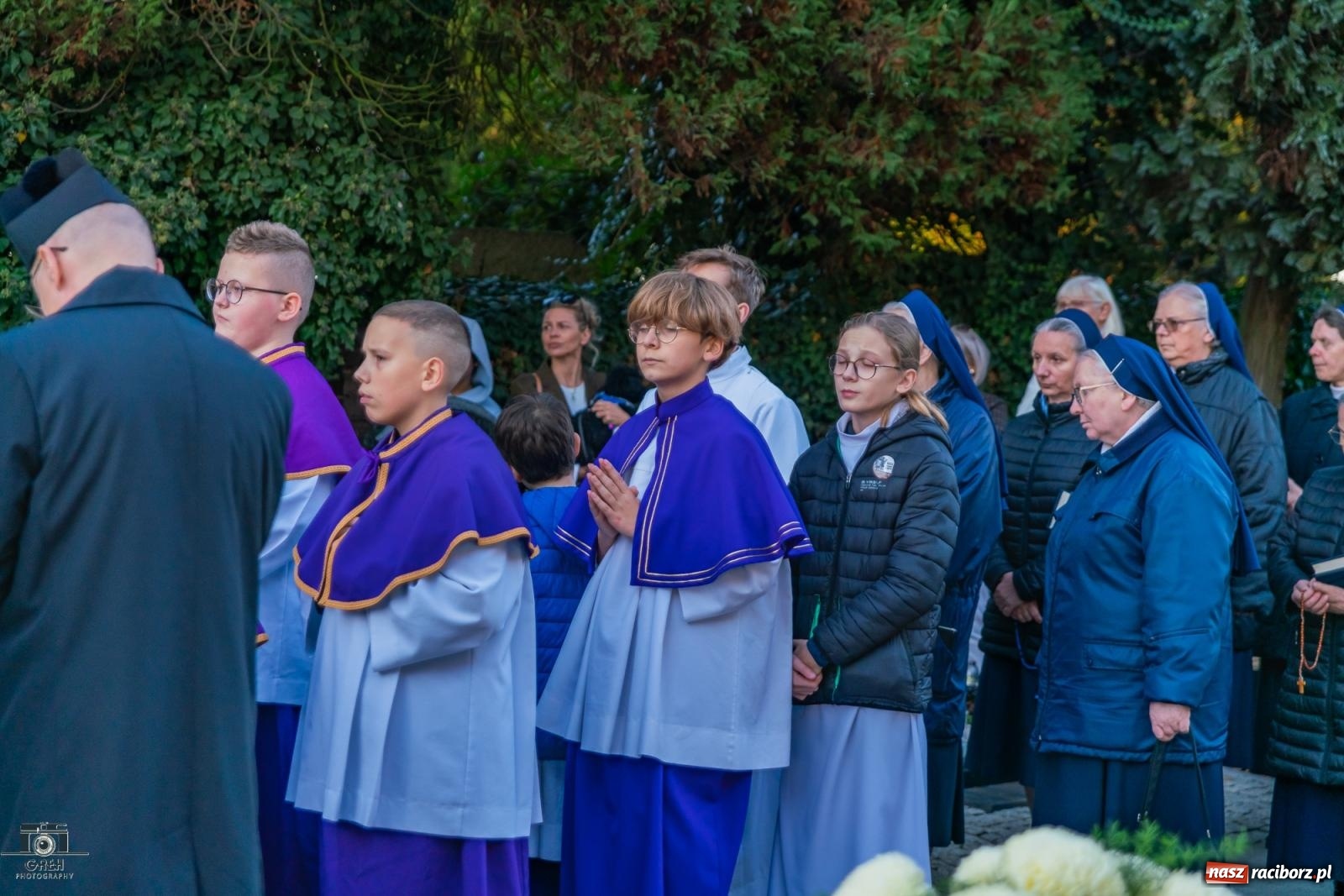 Zdjęcie w galerii na portalu naszraciborz.pl: Nieszpory i procesja na cmentarzu Jeruzalem [FOTO i WIDEO] wiadomości z regionu