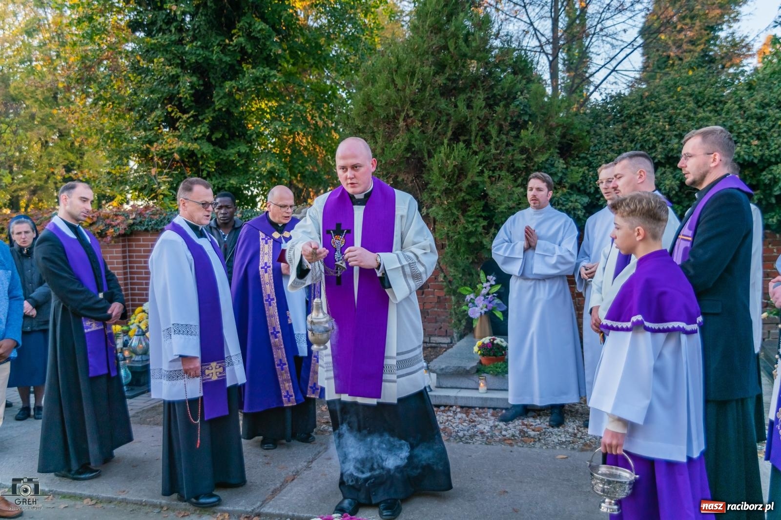 Zdjęcie w galerii na portalu naszraciborz.pl: Nieszpory i procesja na cmentarzu Jeruzalem [FOTO i WIDEO] wiadomości z regionu