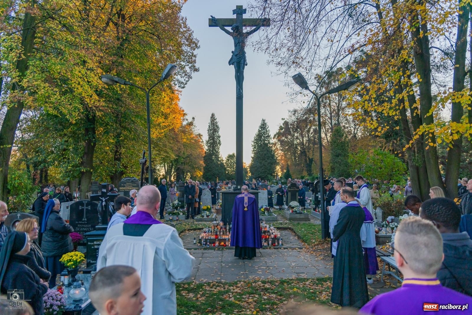Zdjęcie w galerii na portalu naszraciborz.pl: Nieszpory i procesja na cmentarzu Jeruzalem [FOTO i WIDEO] wiadomości z regionu
