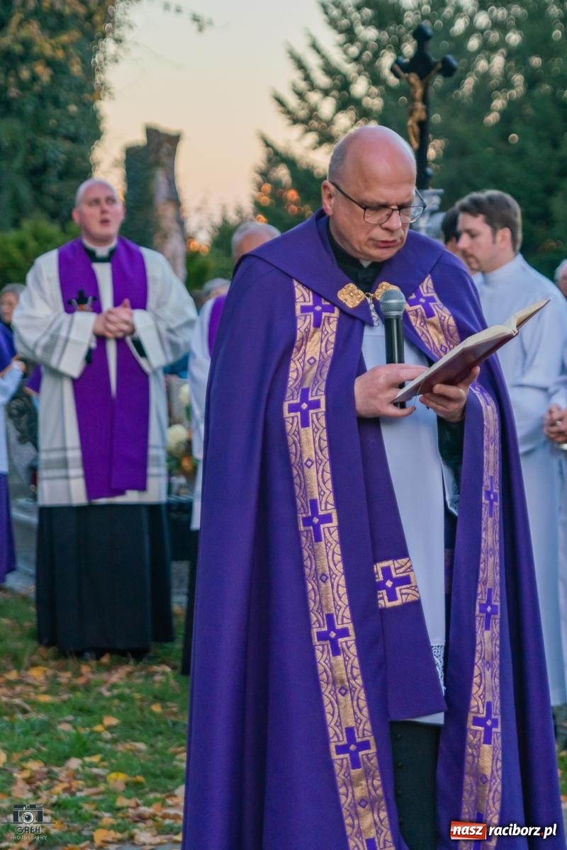 Zdjęcie w galerii na portalu naszraciborz.pl: Nieszpory i procesja na cmentarzu Jeruzalem [FOTO i WIDEO] wiadomości z regionu