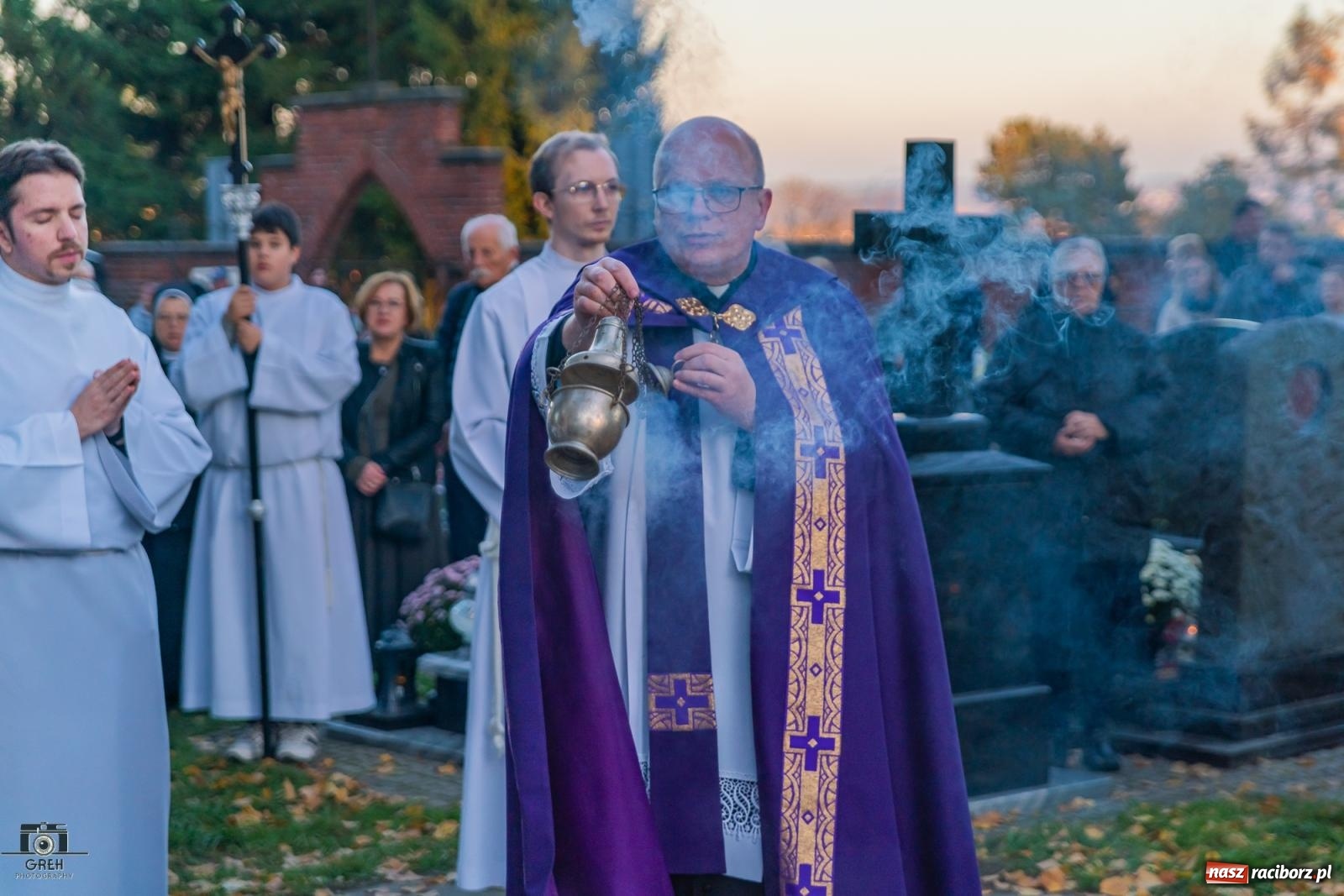 Zdjęcie w galerii na portalu naszraciborz.pl: Nieszpory i procesja na cmentarzu Jeruzalem [FOTO i WIDEO] wiadomości z regionu