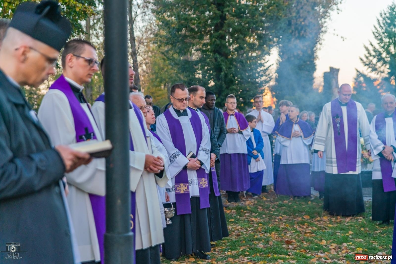 Zdjęcie w galerii na portalu naszraciborz.pl: Nieszpory i procesja na cmentarzu Jeruzalem [FOTO i WIDEO] wiadomości z regionu