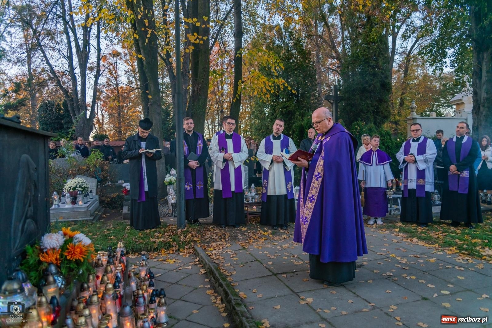 Zdjęcie w galerii na portalu naszraciborz.pl: Nieszpory i procesja na cmentarzu Jeruzalem [FOTO i WIDEO] wiadomości z regionu