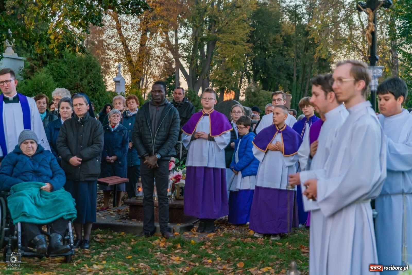 Zdjęcie w galerii na portalu naszraciborz.pl: Nieszpory i procesja na cmentarzu Jeruzalem [FOTO i WIDEO] wiadomości z regionu