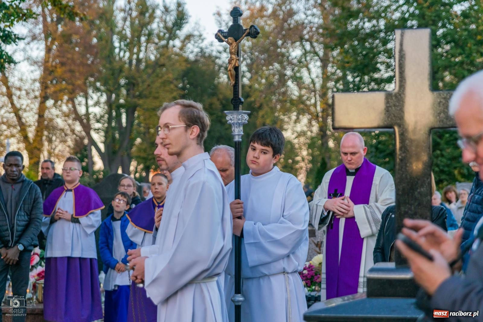 Zdjęcie w galerii na portalu naszraciborz.pl: Nieszpory i procesja na cmentarzu Jeruzalem [FOTO i WIDEO] wiadomości z regionu