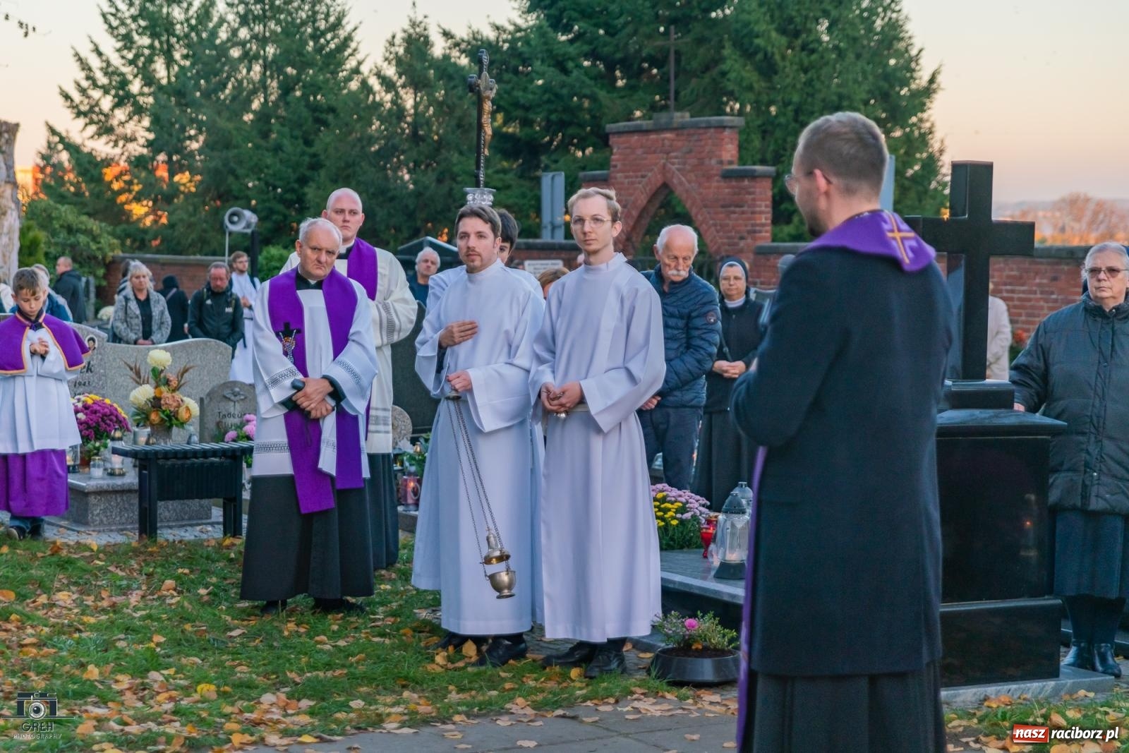 Zdjęcie w galerii na portalu naszraciborz.pl: Nieszpory i procesja na cmentarzu Jeruzalem [FOTO i WIDEO] wiadomości z regionu