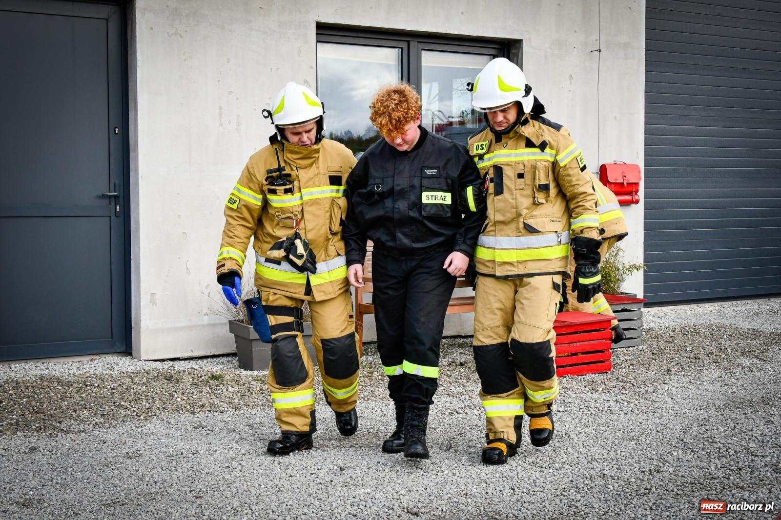 Zdjęcie w galerii na portalu naszraciborz.pl: Pożar w fabryce mebli. Ochotnicy z gminy Kornowac ćwiczyli w Rzuchowie wiadomości z regionu