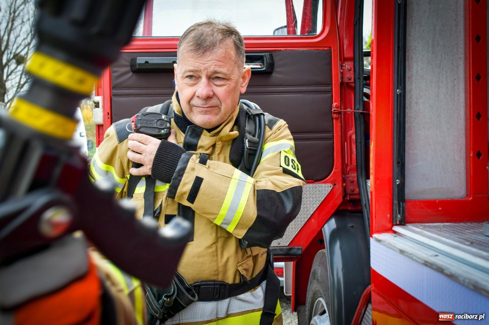 Zdjęcie w galerii na portalu naszraciborz.pl: Pożar w fabryce mebli. Ochotnicy z gminy Kornowac ćwiczyli w Rzuchowie wiadomości z regionu