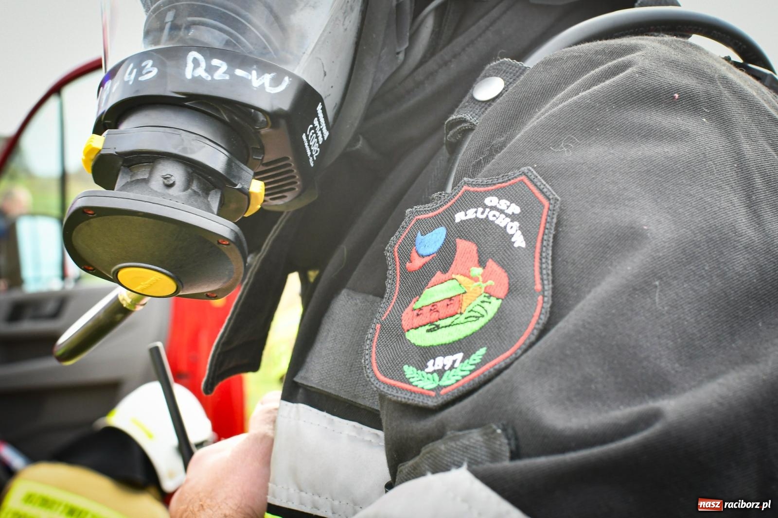 Zdjęcie w galerii na portalu naszraciborz.pl: Pożar w fabryce mebli. Ochotnicy z gminy Kornowac ćwiczyli w Rzuchowie wiadomości z regionu