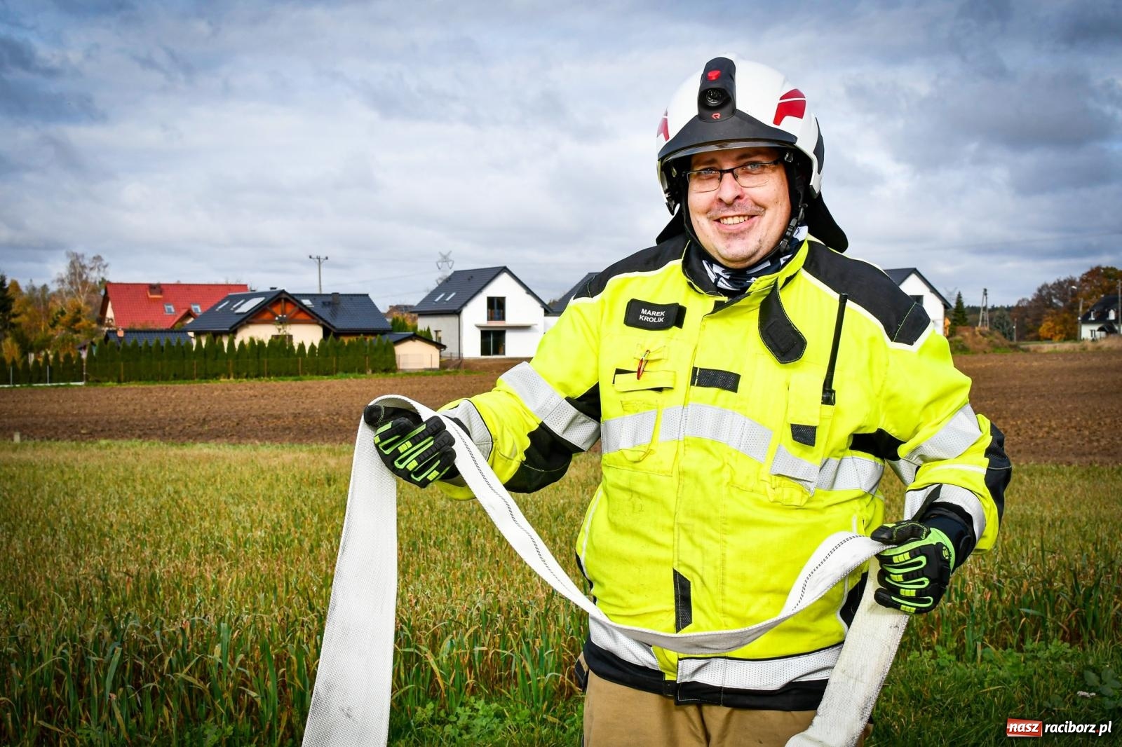Zdjęcie w galerii na portalu naszraciborz.pl: Pożar w fabryce mebli. Ochotnicy z gminy Kornowac ćwiczyli w Rzuchowie wiadomości z regionu