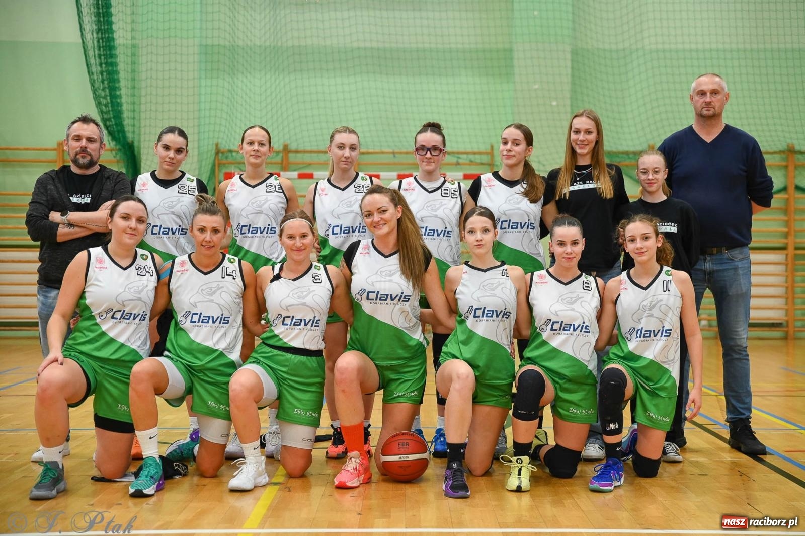 Zdjęcie w galerii na portalu naszraciborz.pl: Koszykówka. Cenna wygrana RKK AZS Racibórz [FOTO] wiadomości z regionu