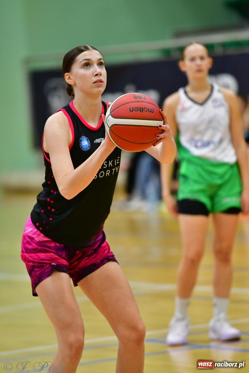 Zdjęcie w galerii na portalu naszraciborz.pl: Koszykówka. Cenna wygrana RKK AZS Racibórz [FOTO] wiadomości z regionu
