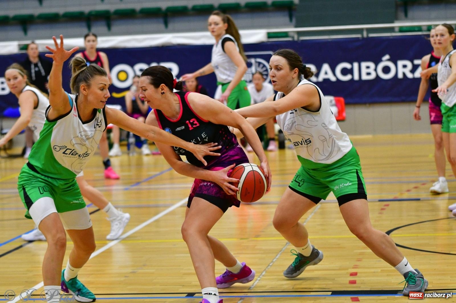Zdjęcie w galerii na portalu naszraciborz.pl: Koszykówka. Cenna wygrana RKK AZS Racibórz [FOTO] wiadomości z regionu