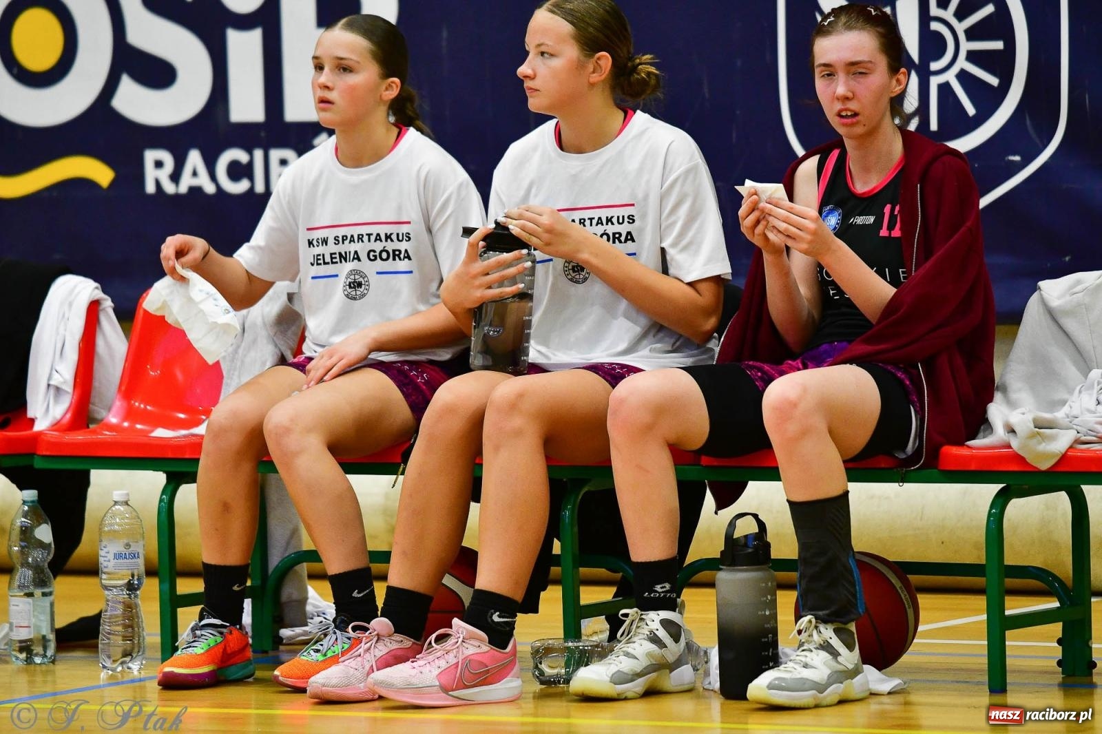 Zdjęcie w galerii na portalu naszraciborz.pl: Koszykówka. Cenna wygrana RKK AZS Racibórz [FOTO] wiadomości z regionu