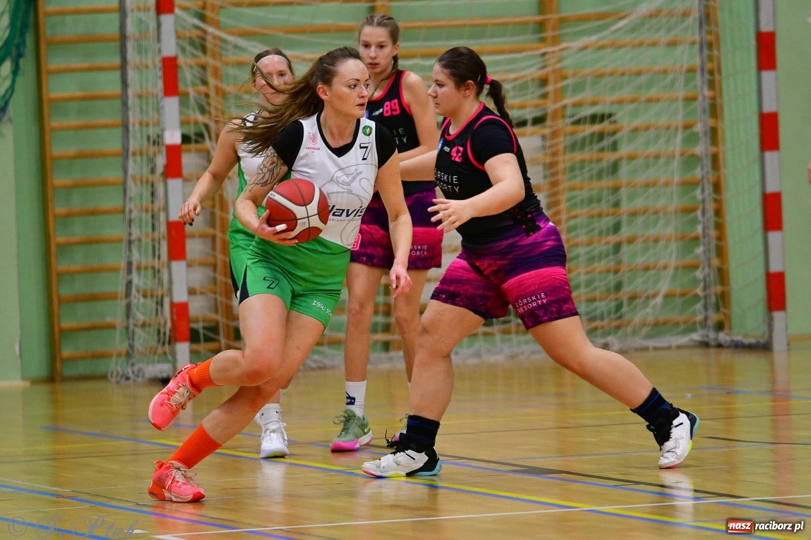 Zdjęcie w galerii na portalu naszraciborz.pl: Koszykówka. Cenna wygrana RKK AZS Racibórz [FOTO] wiadomości z regionu