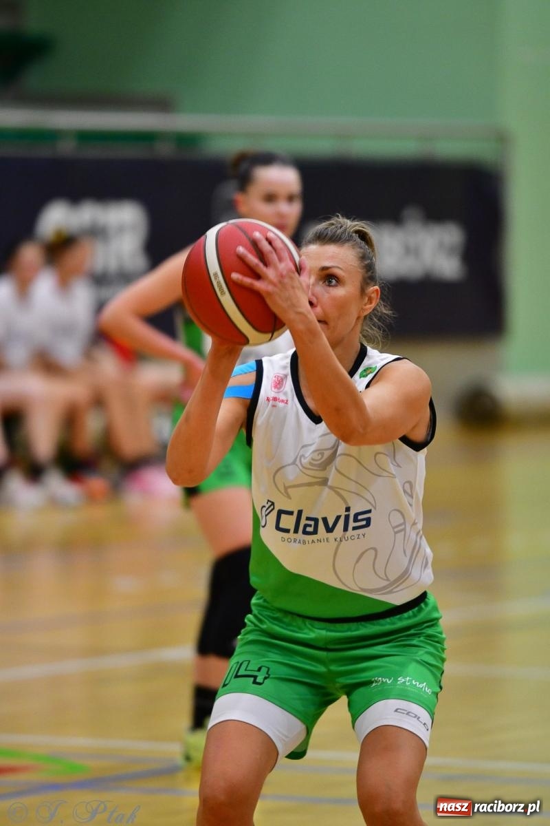 Zdjęcie w galerii na portalu naszraciborz.pl: Koszykówka. Cenna wygrana RKK AZS Racibórz [FOTO] wiadomości z regionu
