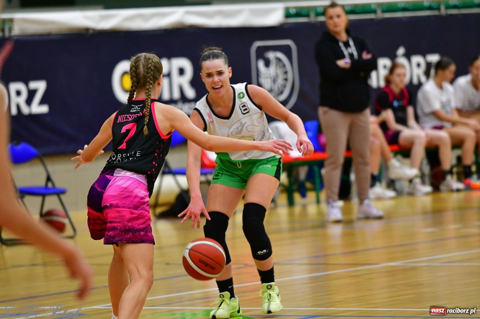 Zdjęcie w galerii na portalu naszraciborz.pl: Koszykówka. Cenna wygrana RKK AZS Racibórz [FOTO] wiadomości z regionu