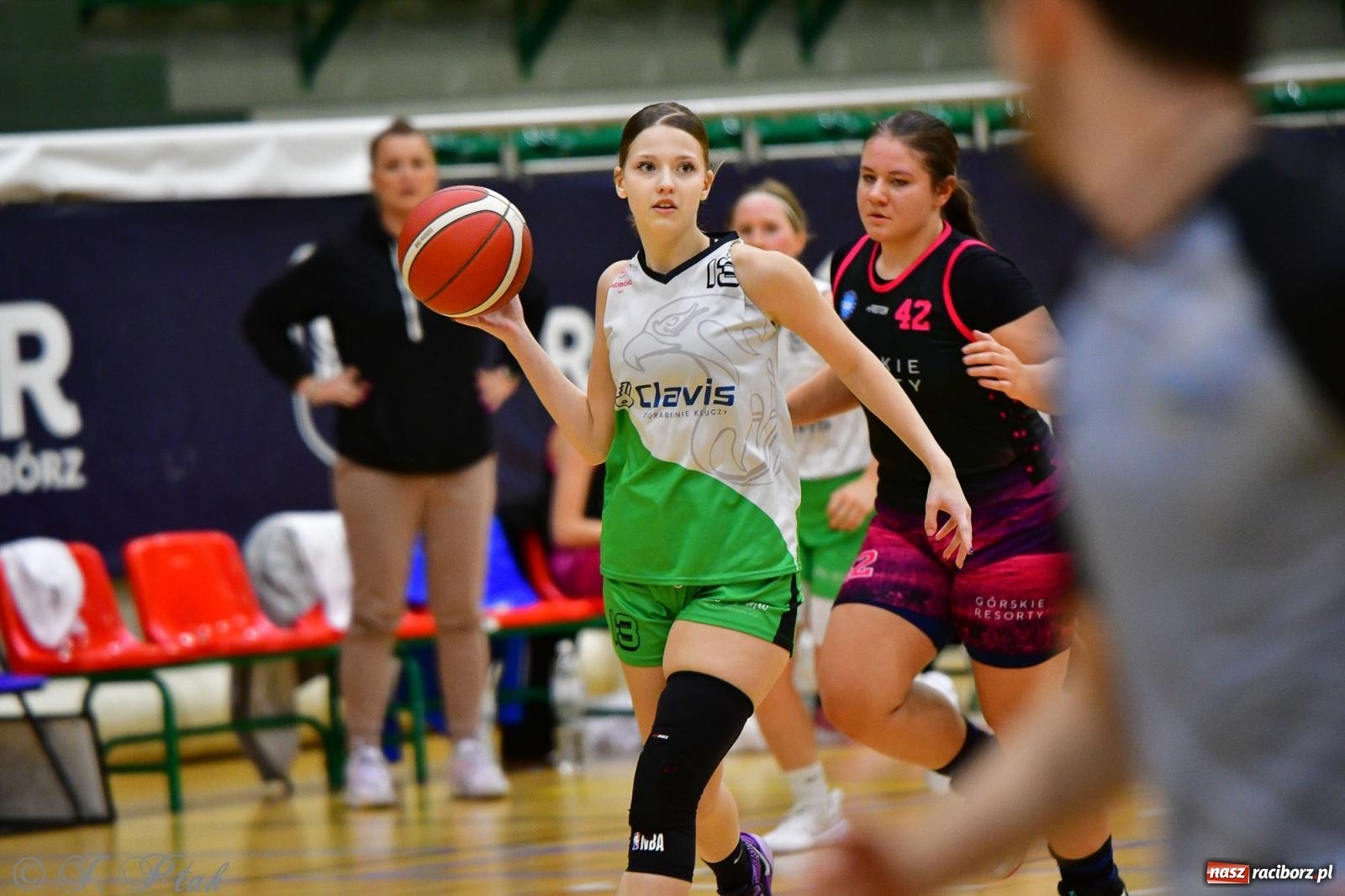 Zdjęcie w galerii na portalu naszraciborz.pl: Koszykówka. Cenna wygrana RKK AZS Racibórz [FOTO] wiadomości z regionu