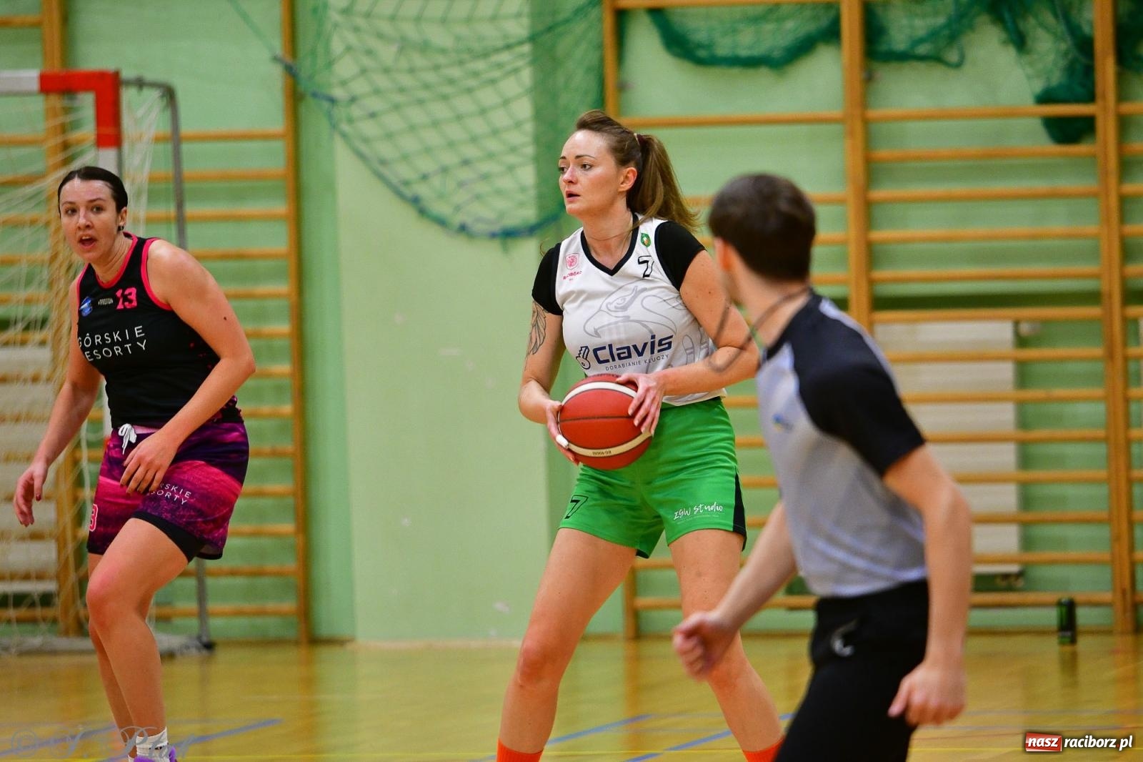 Zdjęcie w galerii na portalu naszraciborz.pl: Koszykówka. Cenna wygrana RKK AZS Racibórz [FOTO] wiadomości z regionu