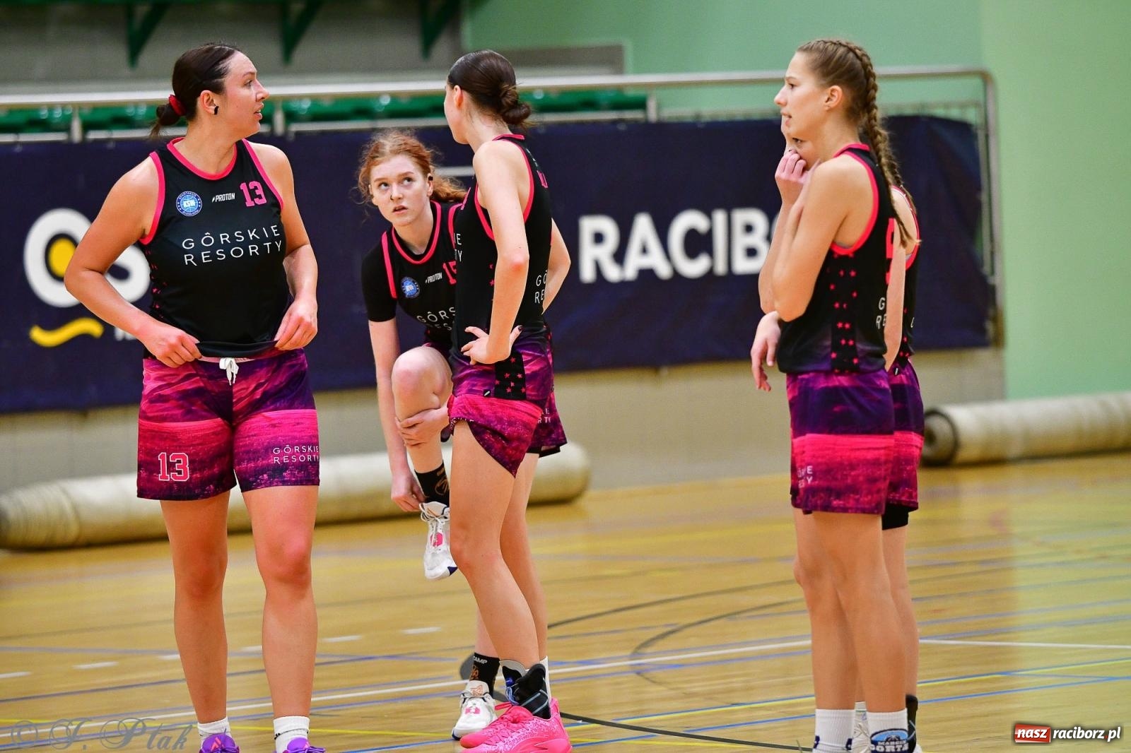 Zdjęcie w galerii na portalu naszraciborz.pl: Koszykówka. Cenna wygrana RKK AZS Racibórz [FOTO] wiadomości z regionu
