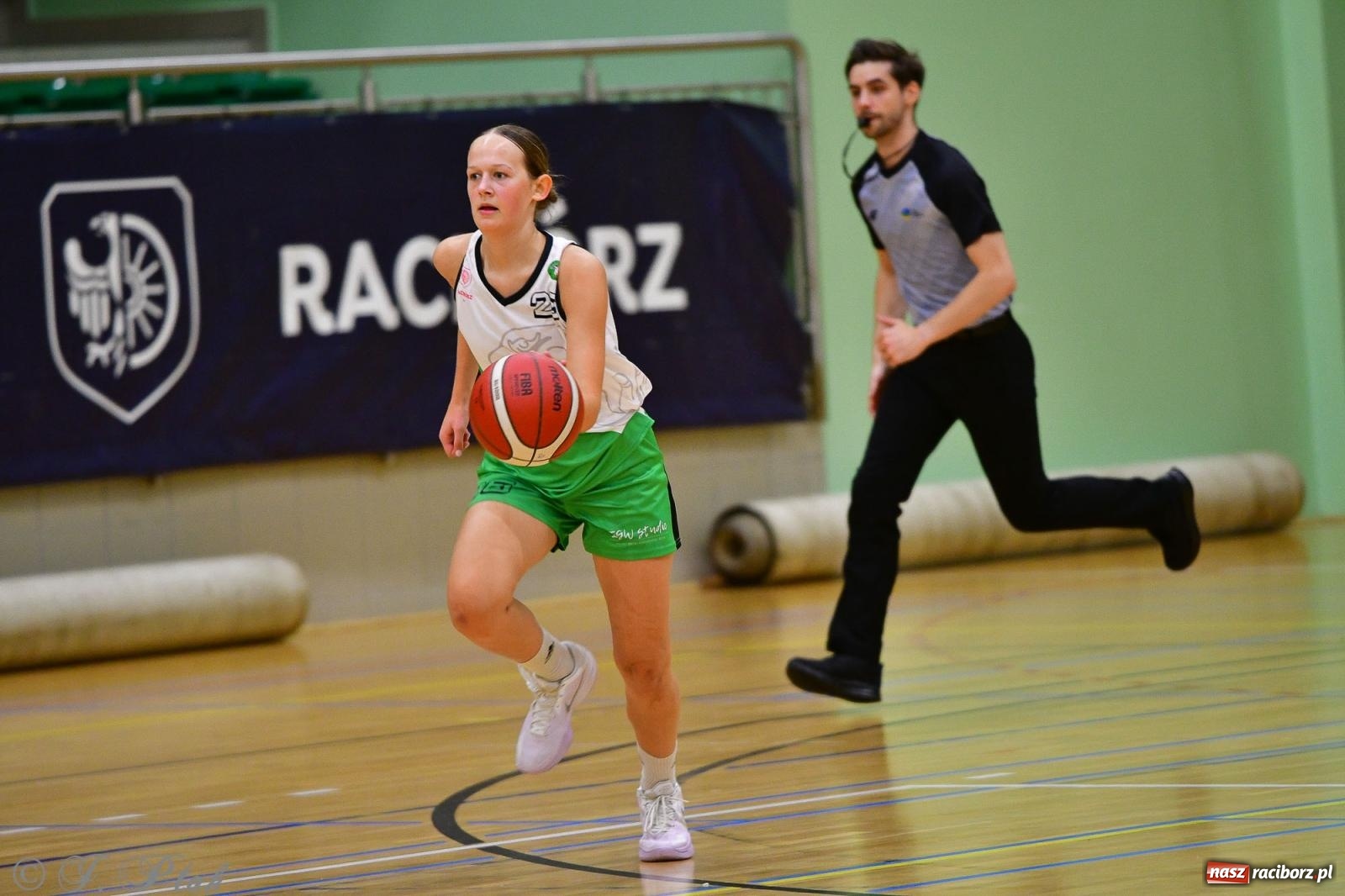 Zdjęcie w galerii na portalu naszraciborz.pl: Koszykówka. Cenna wygrana RKK AZS Racibórz [FOTO] wiadomości z regionu