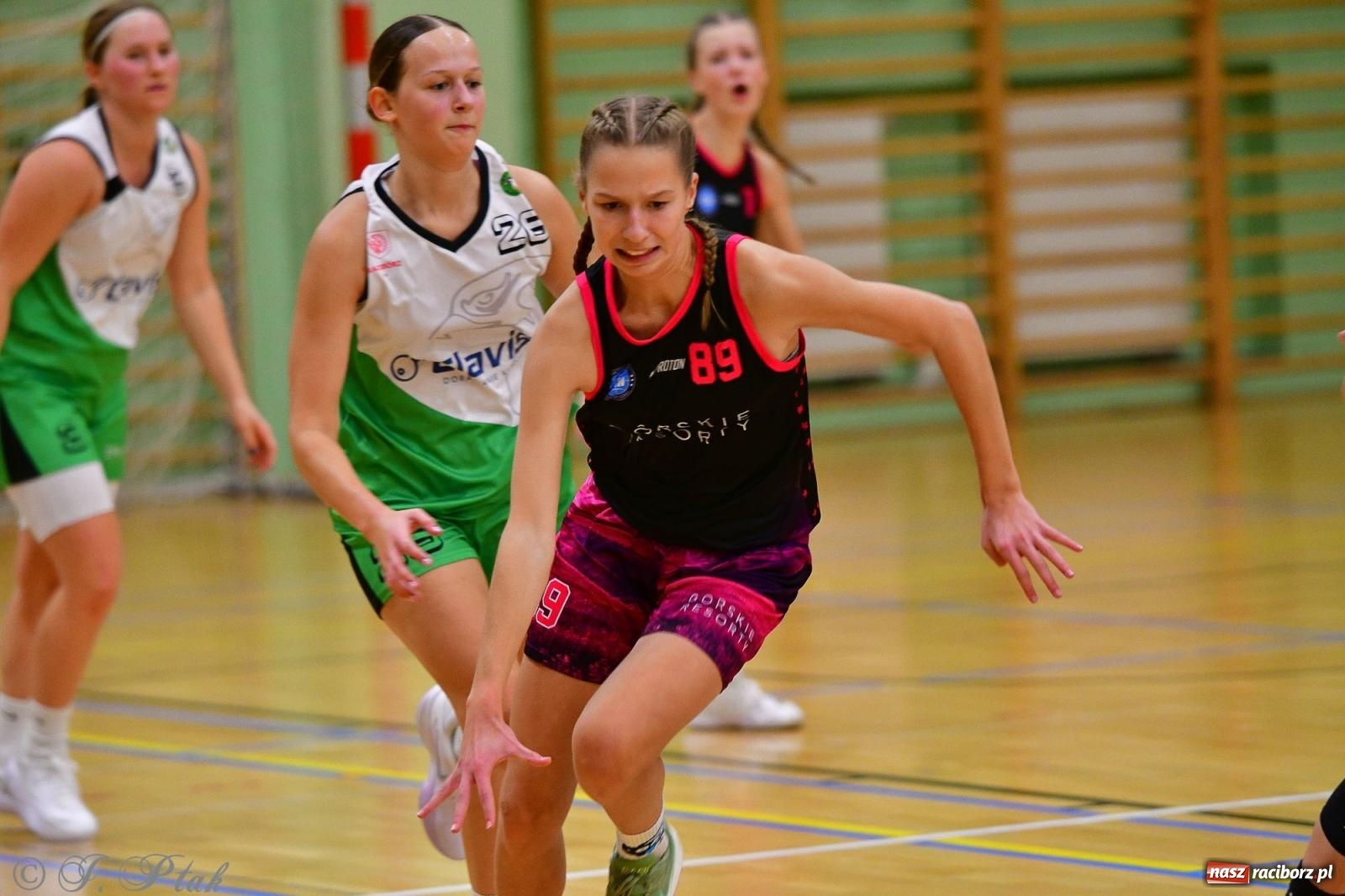 Zdjęcie w galerii na portalu naszraciborz.pl: Koszykówka. Cenna wygrana RKK AZS Racibórz [FOTO] wiadomości z regionu