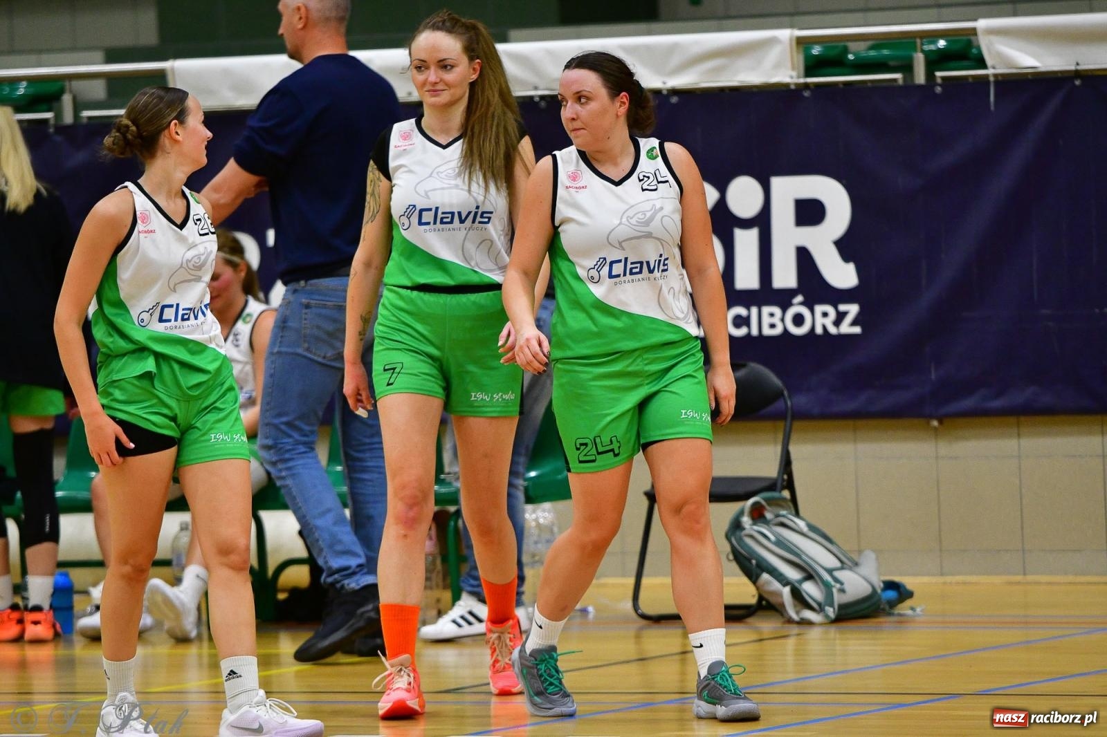 Zdjęcie w galerii na portalu naszraciborz.pl: Koszykówka. Cenna wygrana RKK AZS Racibórz [FOTO] wiadomości z regionu