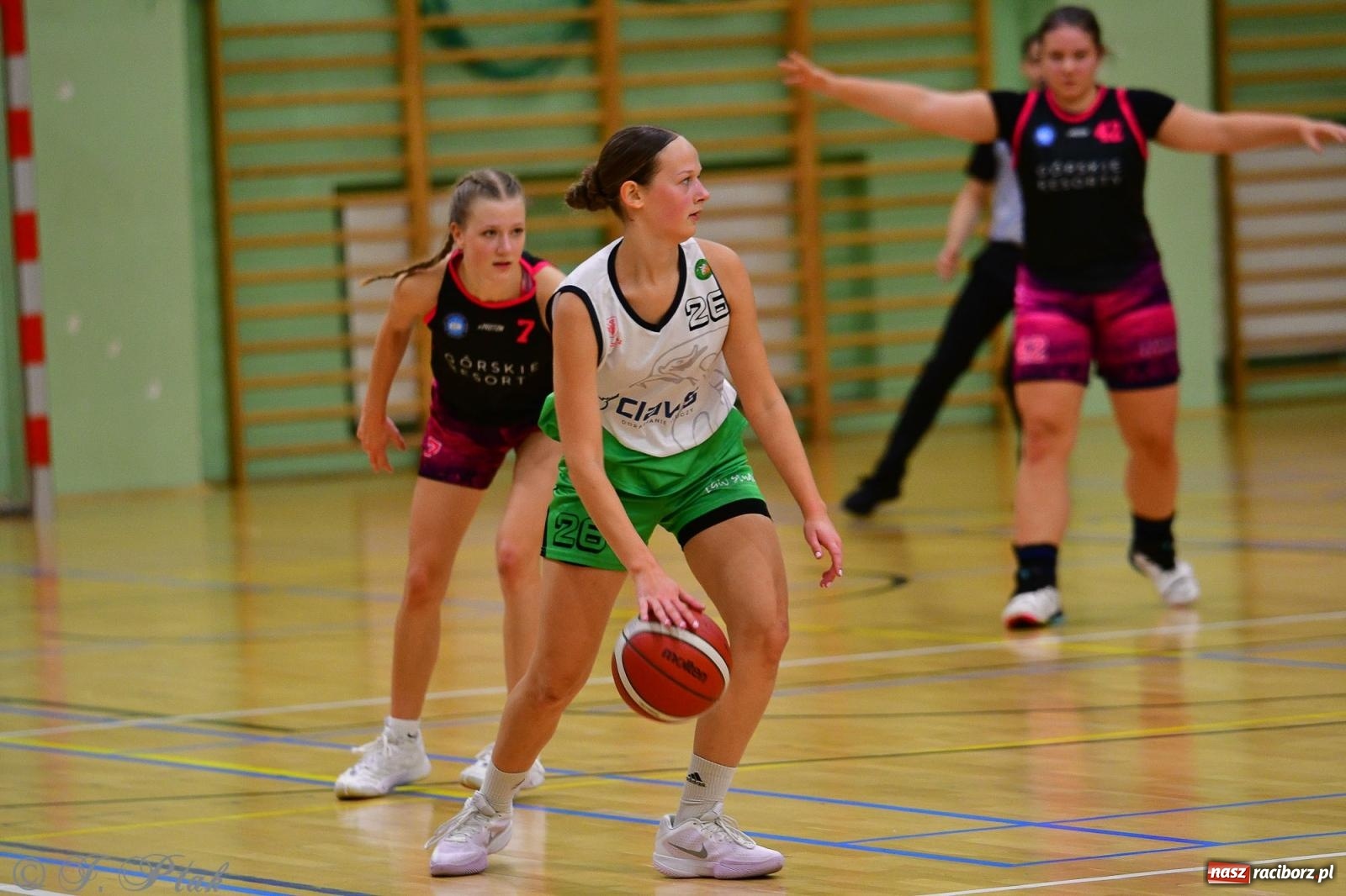 Zdjęcie w galerii na portalu naszraciborz.pl: Koszykówka. Cenna wygrana RKK AZS Racibórz [FOTO] wiadomości z regionu