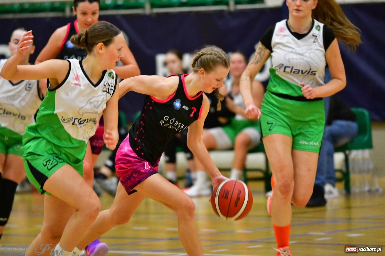 Zdjęcie w galerii na portalu naszraciborz.pl: Koszykówka. Cenna wygrana RKK AZS Racibórz [FOTO] wiadomości z regionu