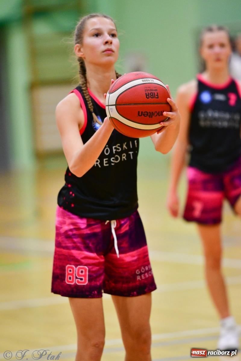 Zdjęcie w galerii na portalu naszraciborz.pl: Koszykówka. Cenna wygrana RKK AZS Racibórz [FOTO] wiadomości z regionu